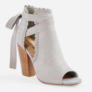 Gray Scalloped Open Toe Heel